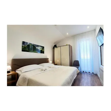 Holiday home Marko Tribunj (Sibenik-Knin)